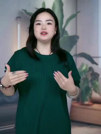 秋款圆领大码针织女宽松版型简约百搭休闲风遮肉显瘦时尚洋气上衣#新款上新 #遮肉显瘦 #谁穿谁好看