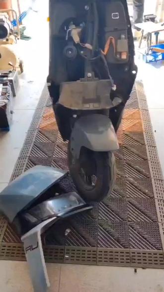 维修破碎的电动车#沉浸式体验
