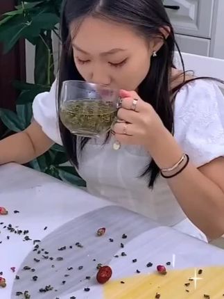 不锈钢创意茶球泡茶器,一球索香,蔓转时光,让每一片茶叶都舒展成诗。