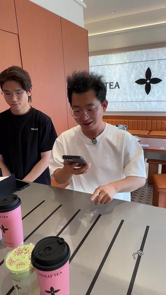现在是预售!下周就没有茉莉奶白9.9大杯的活动了!这可是百店齐开,新店开业才有的活动!刷到先囤,晚了可要后悔了!#百店绽放百分漂亮 #茉莉奶白百店齐开 #茉莉奶白余姚 #茉莉奶白宁波余姚新大新时尚广场店 #茉莉奶白漂亮大使迅猛龙特蕾莎