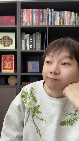 快来多闪喂养小火人啦! #多闪app #多闪 #AI小火人聊天 #小火人 #小火人家长图鉴