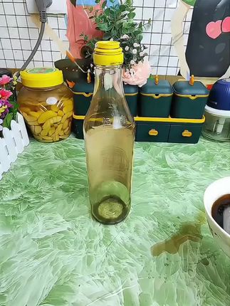 家用倒油再也不洒!折叠硅胶油漏斗,可伸缩设计不占地,大口径装油超顺畅,迷你尺寸还能当分液器~#家用漏斗 #厨房小神器