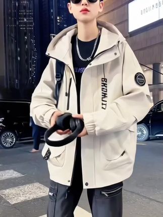 男士外套潮牌春秋季连帽休闲工装冲锋衣帅气青少年男生夹克上衣服#时尚穿搭 #夹克外套 #潮男穿搭 #男士外套 #冲锋衣 @抖加🔥上热门🔥dou+🔥热点宝