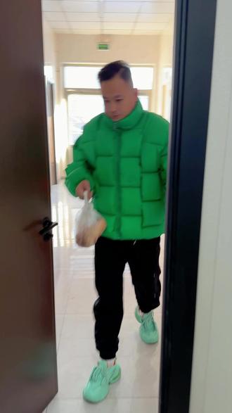 今日菜系:蒜泥肘子 #办公室美食 #美食教程 #肘子