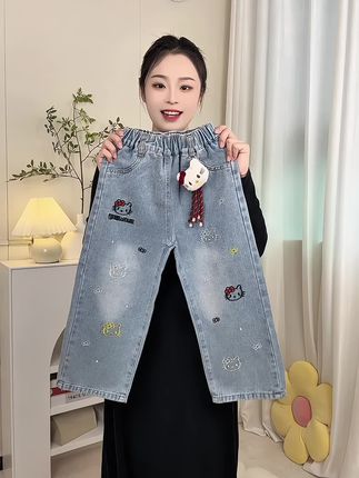 儿童水洗牛仔裤 女儿特别喜欢穿牛仔裤,我也是前前后后对比了好多家,就这一条无论是颜值还是品质都很绝美,跟实体店的没啥区别~#高品质童装 #牛仔穿搭 #牛仔裤穿搭 #童裝