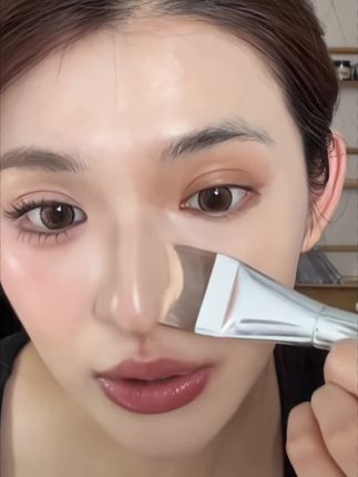工具选对,底妆服帖翻倍!!这个刷子刷出来的底妆真的很薄!!#平价好物 #平价彩妆#新手化妆教程 #学生党好物推荐#粉底刷