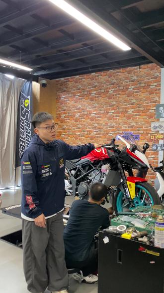 冠军车:凯越350rr升级全段赛道竞技排气方案 #凯越机车 #凯越350rr #排气升级 #仿赛 #wsbk