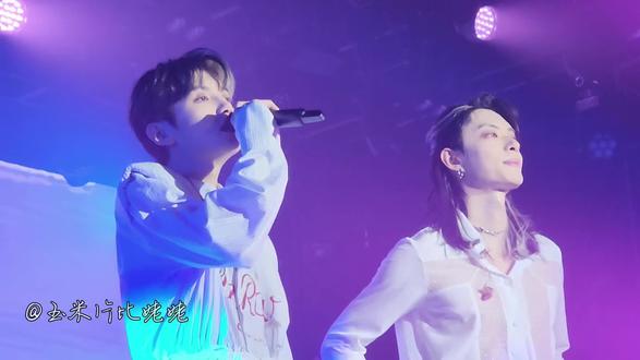 深情演唱完李多意后,们🐥be like:亲一个亲一个
做这么多年嫂子还这么害羞😗
#洋灵 #木子洋 #灵超 #oner