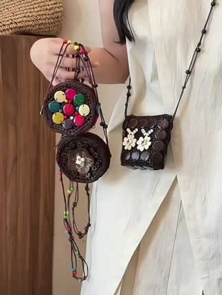 椰壳小包背出异域风情 波西米亚彩色椰壳包 小众设计超吸睛!迷你能装有百搭 民族风女孩必入 #波西米亚风 #小众设计 #椰壳包包 #复古配饰 #迷你包