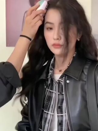 随手一夹就好好看的蛋卷头来喽#蛋蛋卷 #卷发#蛋卷头#发型 #卷发棒