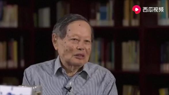 杨振宁博士:好多中国学生去了美国 跟美国人吸毒堕落 学坏了 #杨振宁 #牢A #美国 #央视 #堕落