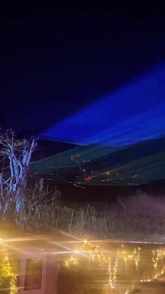 个春节,泉州清源山灯光秀千万别错过!
初一到十五,每晚8点准时开演
短短几分钟,视觉效果超震撼!
这是真事,本地人亲测好看✨可以住到我们民宿——#清源荷栈民宿 到我们#清源别院 来泡茶
#泉州清源山 #清源山灯光秀 #泉州春节去哪玩