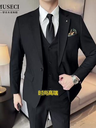 时尚高端,四季正装,韩版条纹西服套装,大码款式,休闲商务、潮流时尚韩版,面料很舒服,穿起来非常有质感,上身很帅,很适合现在这个季节穿,不管是搭配皮鞋还是休闲鞋,都很有范,解决了你的正装烦恼,不用在烦恼今天穿什么