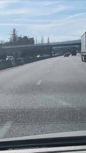 老外在高速上是怎么开车的?希望能帮到那些在快车道上龟速行驶的兄弟们 #欧洲自驾游 #高速公路 #快车道开慢车