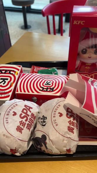 #肯德基 哈哈,是我的福小莎呀