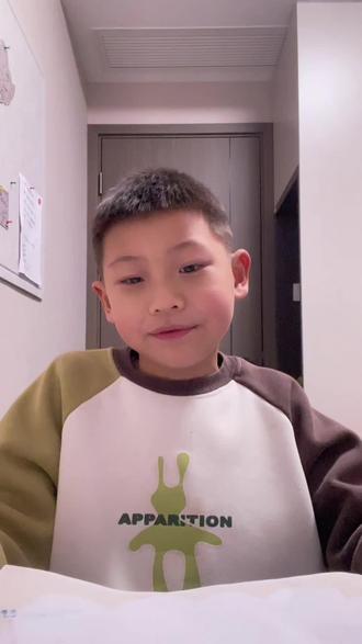 我负责吃零食,他负责做识字小报#小学生手抄报 #上热搜 #识字小报 #视频日记 #一年级