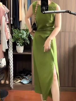 森系复古绿色吊带连衣裙女夏季气质收腰显瘦背心长裙#时尚穿搭 #面料柔软舒适 ##爆款热卖中