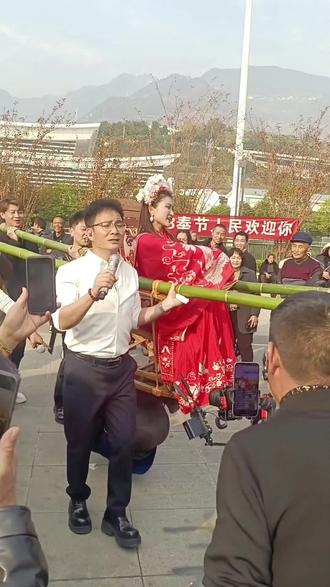 #少数民族风情大洋芋来奉节索图大舞台,郭少杰同台演出#拍摄现场直击 #龙头拐杖#禅杖#法师