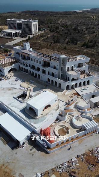 欢迎来海南,打卡中国版的圣托里尼 欢迎来海南,打卡中国版的圣托里尼#铺前三婆文化馆 #中国版圣托里尼 #海南新地标 #木兰湾打卡地 #铺前三婆糟粕醋