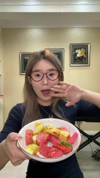 这个广西酸嘢有点东西!#测评 #抽象 #酸嘢