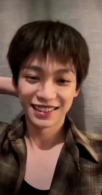 3 2 1妈咪生日快乐!#田栩宁 携全体#甜玉米 祝#梓渝#生日快乐 #LP