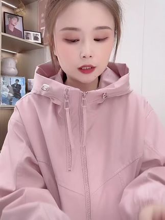 加厚加棉2025新款情侣短外套连帽宽松型双条拉链慵懒风外套女#秋冬冲锋衣外套 #春秋外套女 #户外穿搭 #连帽冲锋衣女短款 #冲锋衣男女同款