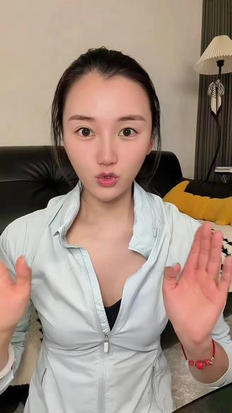 头发细软塌,凌乱难打理,想要蓬松造型定型的,一定要试试#蜗蜗定型喷雾 #男士发型的重要性 #定型喷雾推荐 #美式前刺发型打理