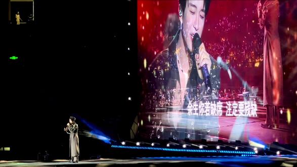 第一条抖音决定由黄子5.16南宁绿野音乐节cut开启🥰可惜主办方太拉,前期音响设备都没弄好🙁时隔两个月鸟巢后的再次见面!尽管感冒了但是现场依旧太棒啦🥳#黄子弘凡 #这个世界不能没有演唱会 #你在舞台我在人海 #演唱会🎫 #演唱会打卡