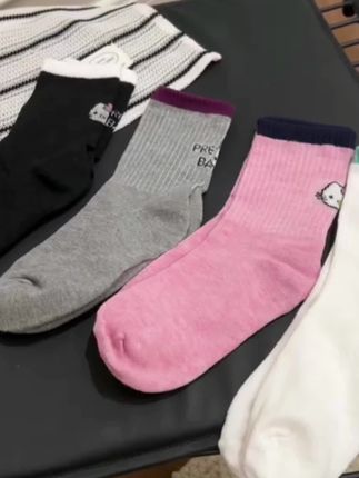 秋天就穿这鼓纯棉无骨袜,面料柔软舒适#袜子 #好穿又百搭 #中筒袜