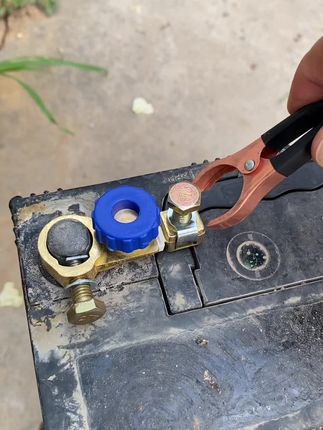 汽车电瓶断电开关