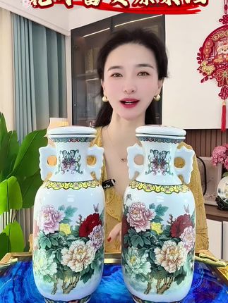 杏花村花开富贵收藏酒 礼盒包装两大瓶,景德镇高端陶瓷,每一瓶1000毫升,53度清香型,只要79块9,花开富贵,富贵吉祥,寓意特别特别好,特别适合收藏摆柜,送人送礼#好酒推荐#白酒#超便宜超划算 #杏花村#清香型的白酒
