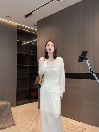 #极简主义 #温柔穿搭 #优雅知性 #清冷感 #套装两件套
