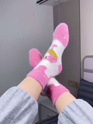 谁能拒绝得了这么保暖又可爱的袜子呀!粉粉的好少女心呀#好穿又百搭 #哎呦喂你袜子真好看 #粉色少女心爆棚 #袜子