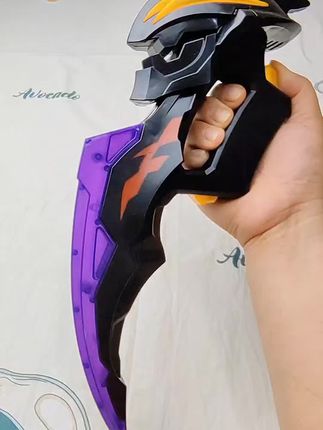 贝利亚黄昏玩一玩,好多小朋友都喜欢玩#奥特曼玩具 #让孩子远离手机 #变身器@奥特曼卡片玩具达人 @抖音小助手 @DOU+小助手