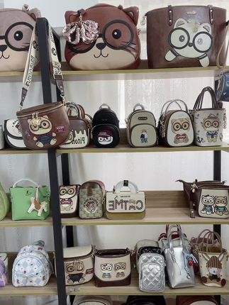 奶油熊包包,秋冬到了一定人手必备一个#奶油熊包包