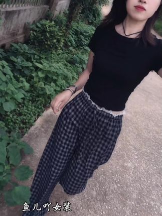 不要在任何人身上找归属感和安全感,六点的早餐和半夜的夜宵都可以自己吃,玫瑰可以买,夜晚一个人睡更踏实#穿搭 #夏季新款 #给夏天一点颜色看看 #格子阔腿裤 #面料柔软舒适透气 @抖音Dou+上热门