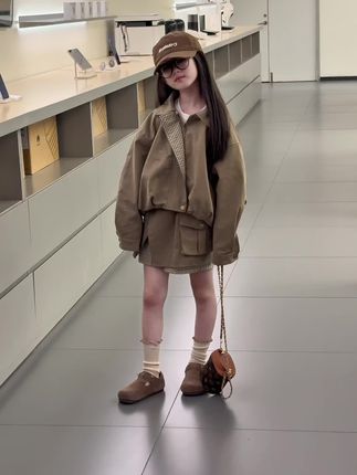 今天不做小甜妹,当个小拽姐!酷酷哒#你的萌娃穿搭博主已上线 #女儿穿搭 #潮童穿搭 #春秋穿搭 @DOU+小助手