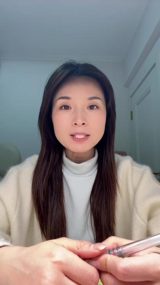 五下第二单元习作《读后感》 写作小秘籍:
1.引用名句来开头,有内涵有深意;
2.两种方式表感受,说议联自问答;
3.结尾升华说收获,有所得最真切;
#五年级下册语文 #第二单元习作 #读后感