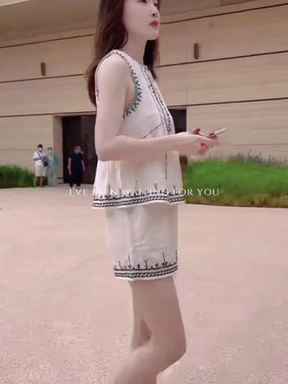 #气质套装#谁穿谁好看#简约大气@DOU+小助手