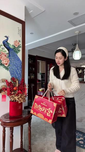 江中猴姑一拿出来就很大气,老人家也很爱吃#江中猴姑 #备年货 #饼干礼盒