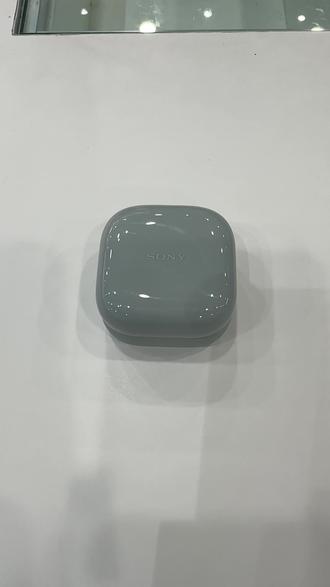 耳机没声音、断连?索尼初始化教程,一学就会 索尼耳机连不上、断连、没声音?别急!
15 秒初始化,恢复出厂设置,立马修好!
1、耳机入盒,盖紧
2、开盖,长按充电盒背后按钮 15 秒
3、橙灯闪 → 绿灯闪 4 次 → 完成
#索尼 #索尼耳机 #耳机 #耳机初始化 #耳机维修