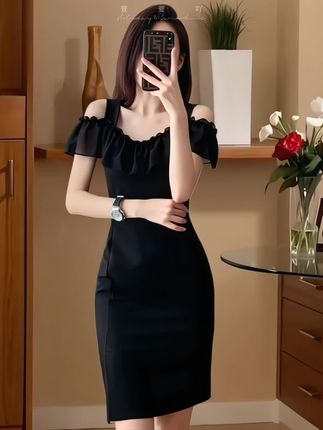 #平价又实穿的辣妹衣服分享 #摆脱路人感的小个子女生穿搭 #夏日不费力一周穿搭合集 #梨形身材显瘦穿搭公式 #夏日中性风穿搭日记