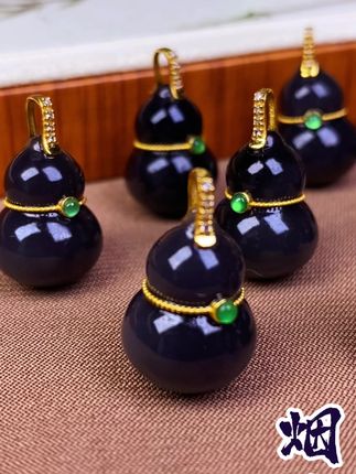 #玉器 #珠宝饰品 #首饰佩戴 #手串搭配 #珠宝玉石