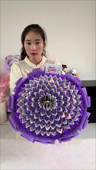 104张5米520爱你一辈子花束 浪漫的不是花,而是送花的人#大方展示你的手工diy #手工情绪价值 #手工创意花束礼物 #一束花的仪式感