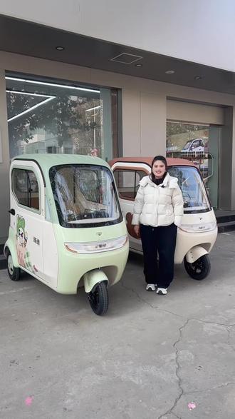 雅迪全封闭三轮车CL18S隆重到店,车门可以轻松拆卸非常方便