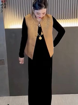#国风新时尚 #潮流时尚穿搭 #每日分享 #气质优雅穿搭 #中式美学服饰