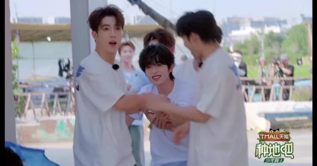 双视角补全啦#十个勤天 #种地吧