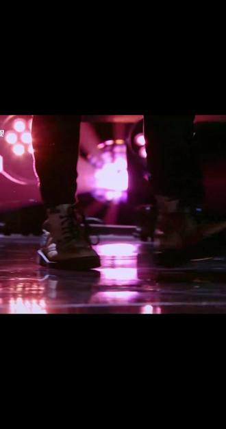 回忆杀…彩铃时代…十一分钟…听一下吧…回忆一下年轻的自己 #前奏一响拾起多少人的回忆 #有歌 #有歌第二季 #神级现场