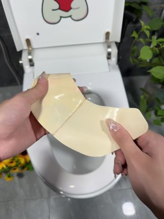 降温了,马桶该冰屁股了,换上这种静电吸附短毛绒的马桶垫吧!坐上去不冰不凉,脏了还能直接水洗反复使用,干净又卫生!#马桶垫#马桶垫冬季加绒