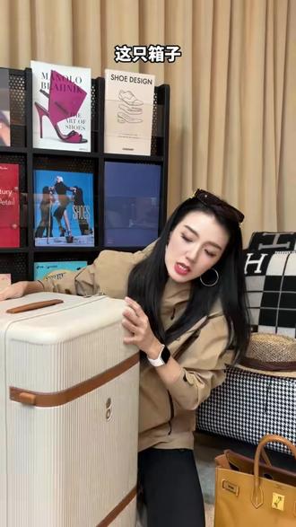 要不说一个26寸的行李箱就能搞定冬季一周出行呢 展示一下它的容量,惊呆了#爱可乐行李箱 #爱可乐 #爱可乐登机箱 #好看的行李箱